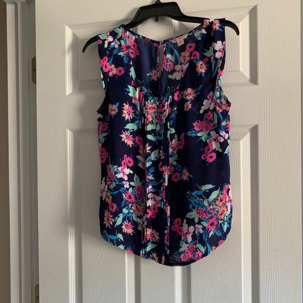 Floral sleeveless top